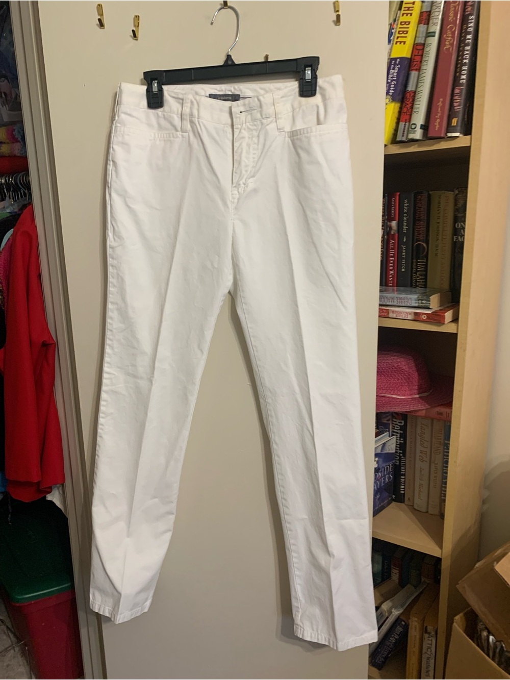 Liz Claiborne White Straight Leg Pants - Clean Mid-Rise Style